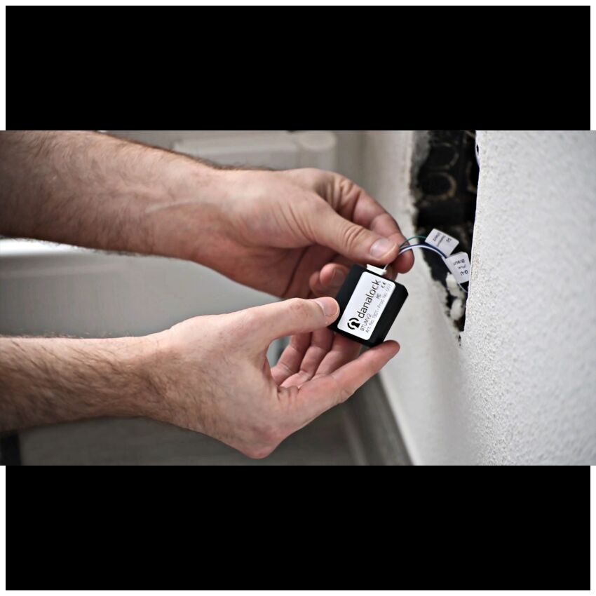 Módulo Universal Danalock V3 Bluetooth (12-24V, 2 Relés)